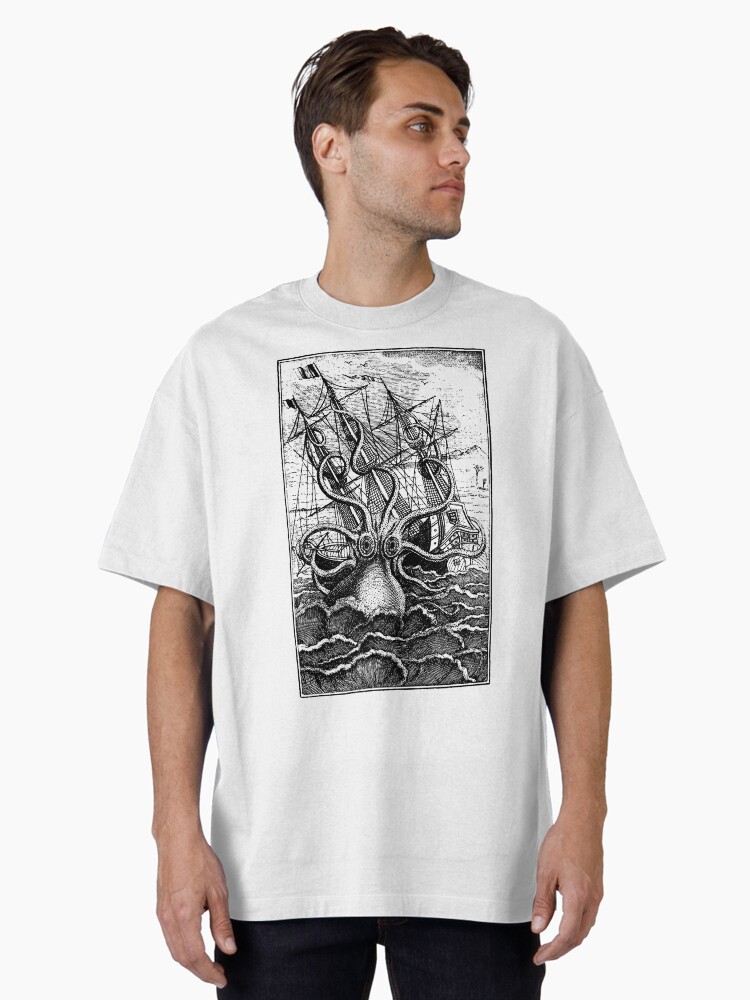 Vintage Kraken attacking ship illustration Oversized T-Shirt