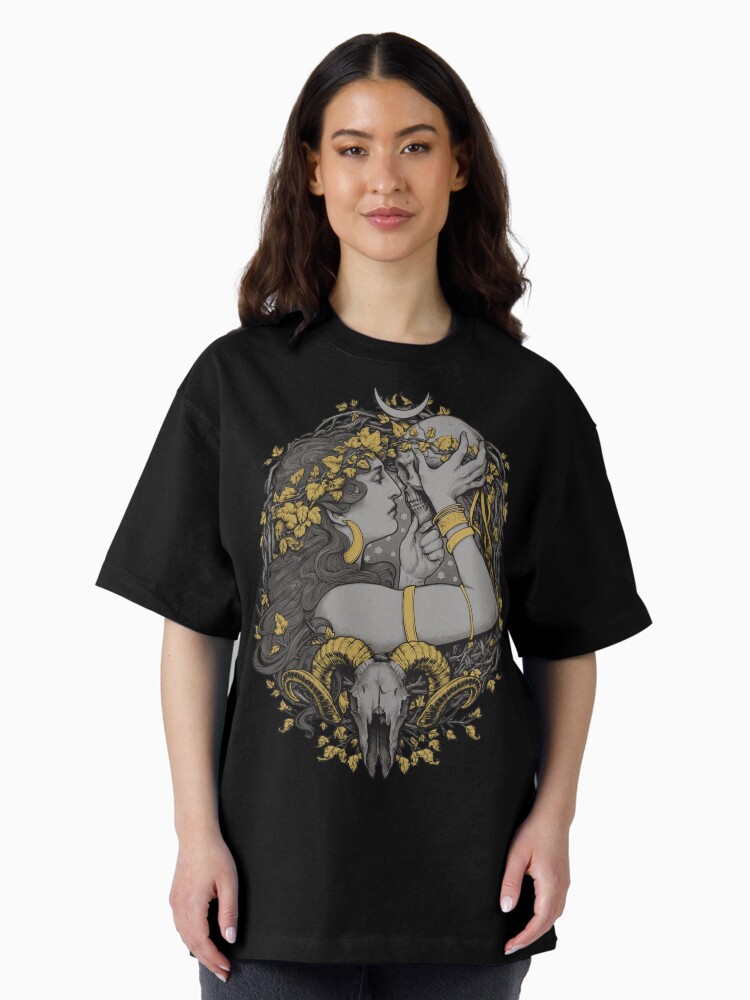 THE WITCH Oversized T-Shirt
